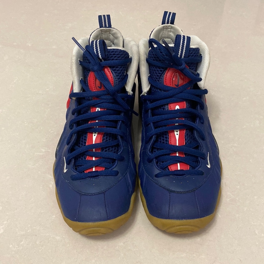 Foamposites for kids. Worn a couple of times. No insoles.